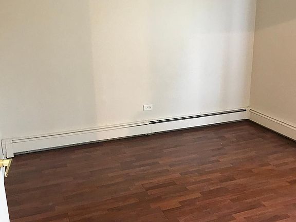 4th image of 841 Blossom Ln #3-102