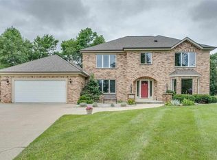 11 Overland Cir, Appleton, WI 54911