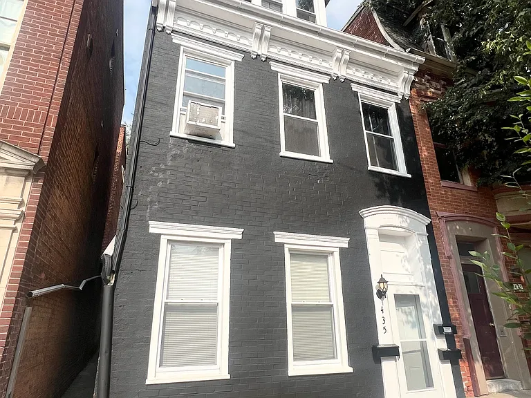 435 S George St #1R — Photo 2