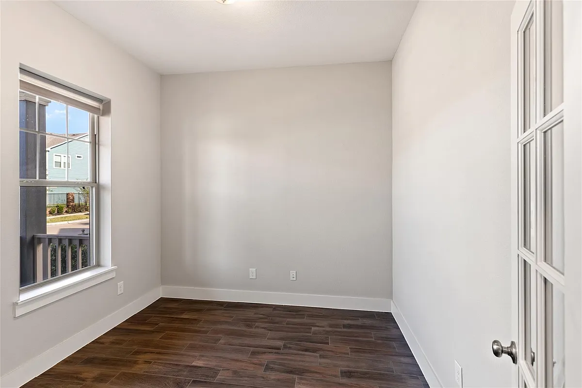Building Photo - 18547 First Landing Dr