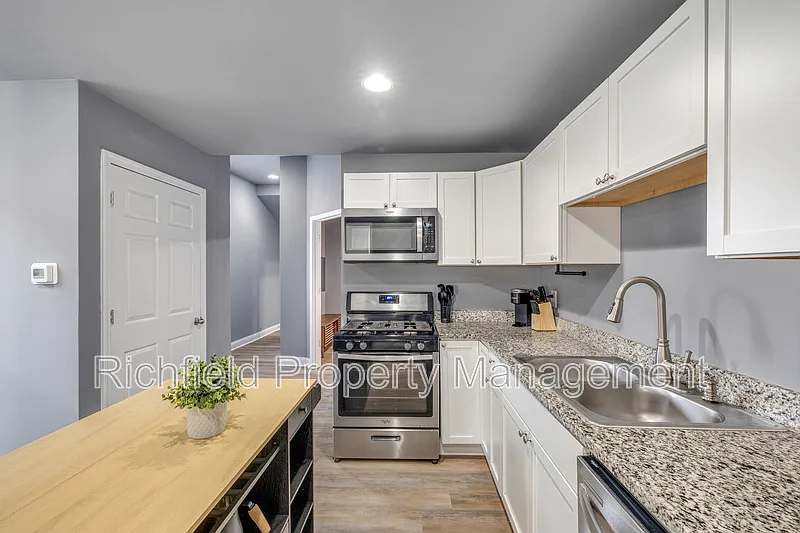 1 bed, 1.0 bath, 500 sqft, $1,350 — Photo 4