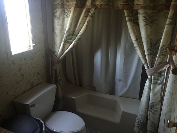4th image of 5404 Dubois Ave