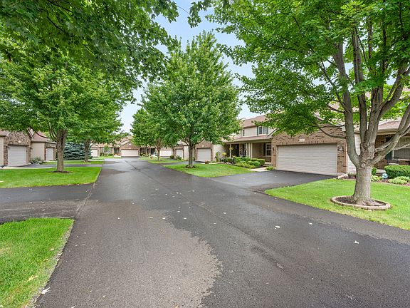 4th image of 736 Dolores Ln
