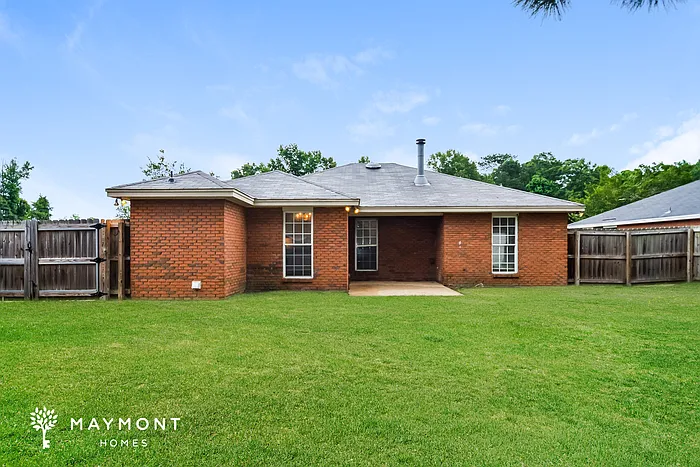 975 Eastern Oaks Dr — Photo 11