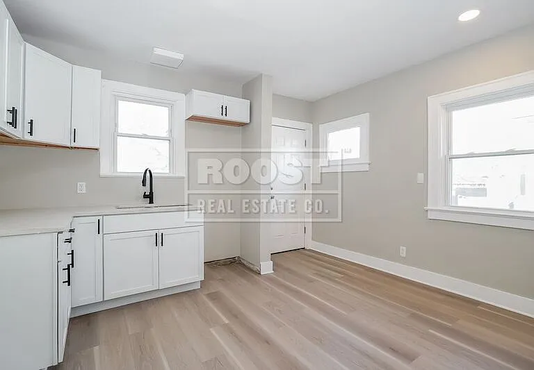 1239 S Champion Ave — Photo 5