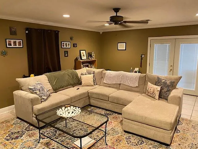 3 bed, 1350 sqft, $1,925 — Photo 3