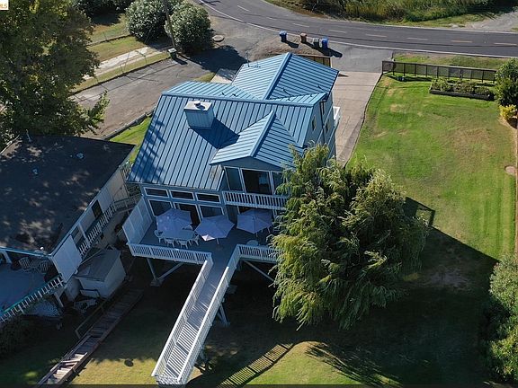 2nd image of 3777 Willow Rd