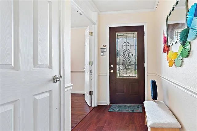 3 bed, 2.0 bath, 1688 sqft, $2,400 — Photo 3