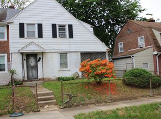 1228 Clover Ln, Chester, PA 19013