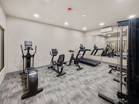 5th image of 6515 N Austin Rd #401