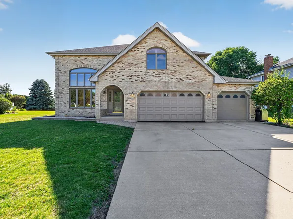 19902 Green Meadows Pkwy, Mokena, IL 60448