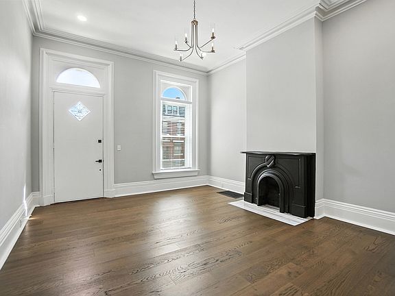 4th image of 1028 Dayton St