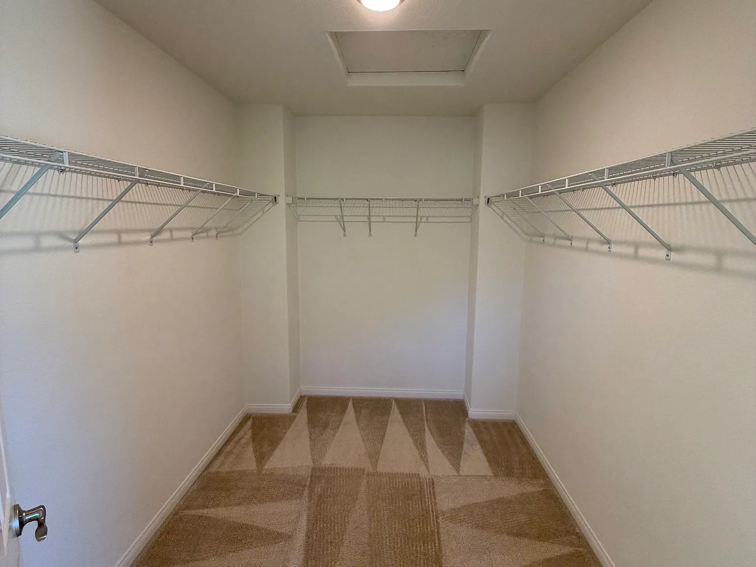 5 bed, 2238 sqft, $1,000 — Photo 3