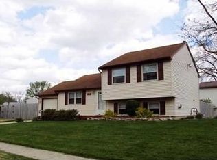 1544 Red Leaf Ln, Columbus, OH 43223