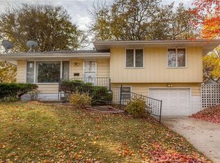 2504 Boston Ave, Des Moines, IA 50310