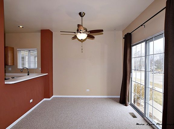 4th image of 302 Windsor Ct Unit A