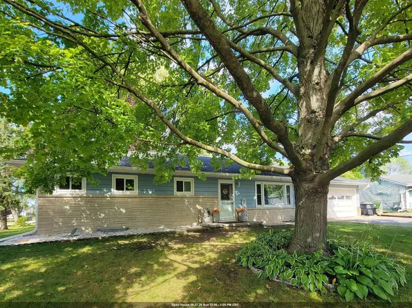 215 W Cameron St, New London, WI 54961