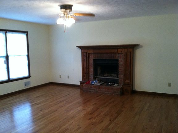 2nd image of 870 White Stag Ln