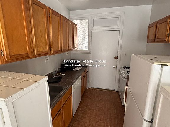 3rd image of 4935 N Whipple St APT 2W