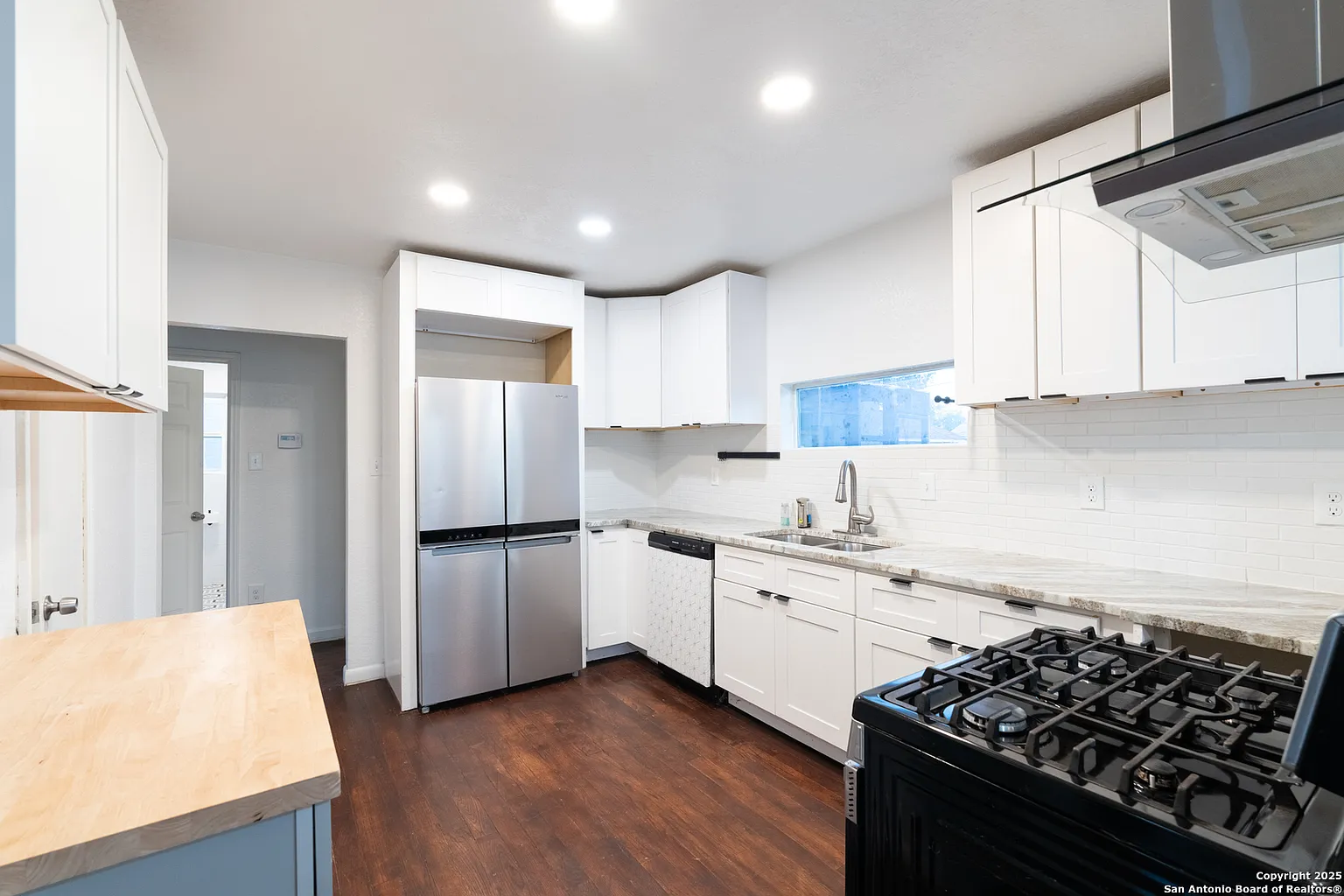 2519 W Huisache Ave — photo 6