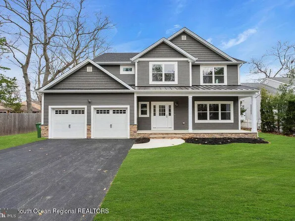 614 Pennsylvania Ave, Pine Beach, NJ 08741