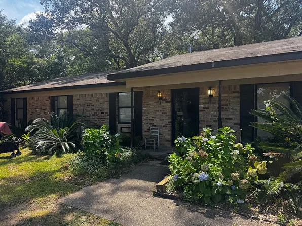 1713 Phillips Ln, Mobile, AL 36618