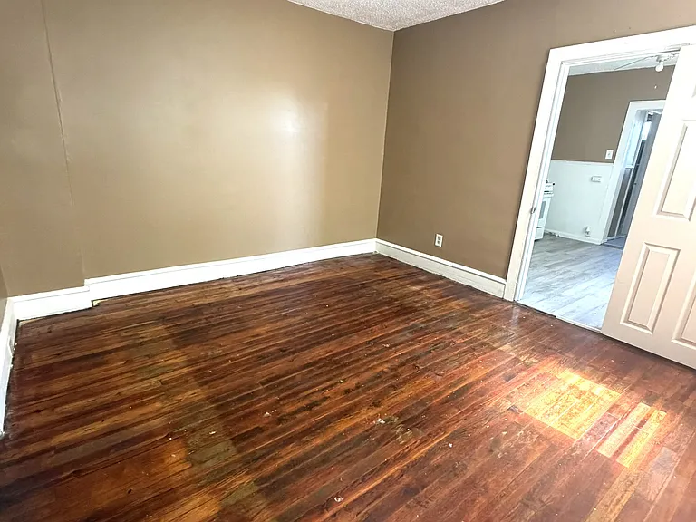 303 E Grove St #2 — Photo 9