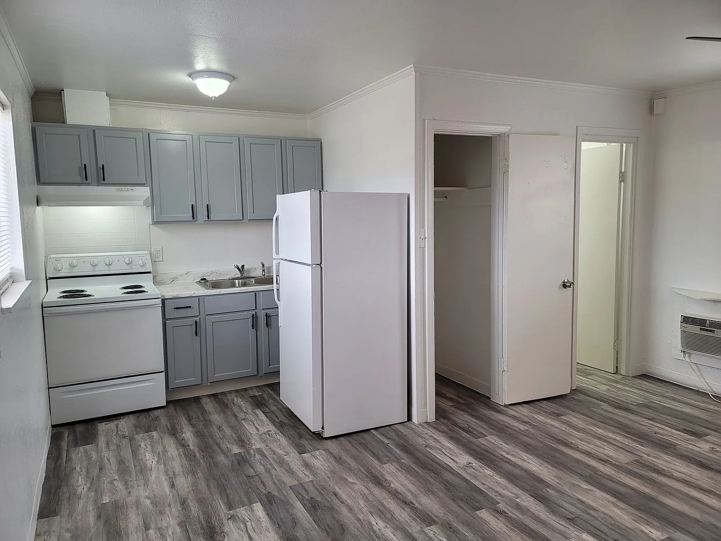 108 Coogan — Photo 2