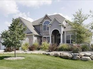 5587 Embassy St, Kalamazoo, MI 49009