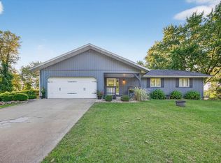 55131 Willow Creek Dr, Mishawaka, IN 46545
