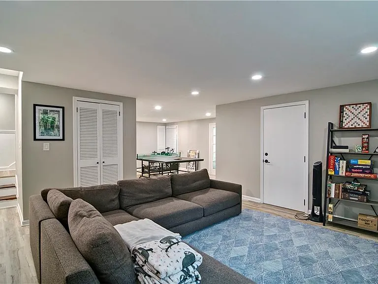 220 Indian Hills Ct — Photo 20