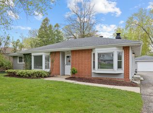 2117 Fairfield Rd, Lindenhurst, IL 60046