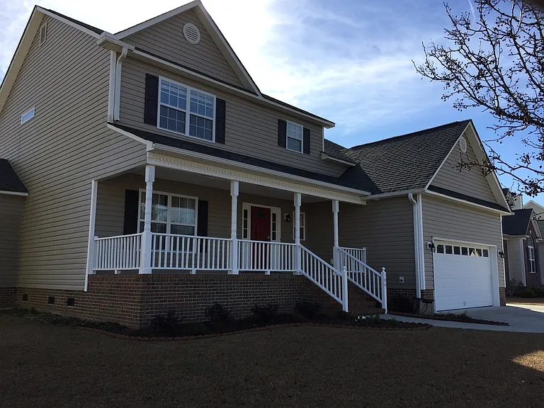 104 Runnymeade Dr — Photo 2