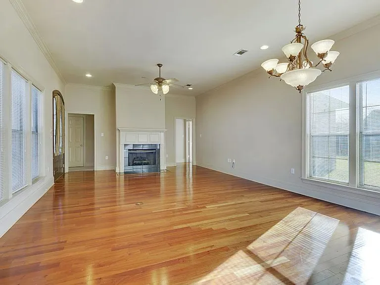 10538 Springpark Ave — Photo 3