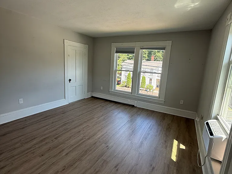 81 Main St #3 — Photo 1