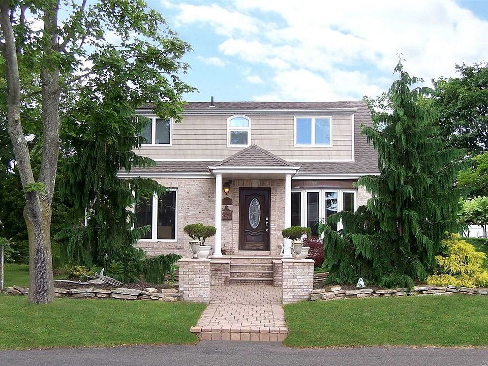 906 12th St West Babylon NY Zillow