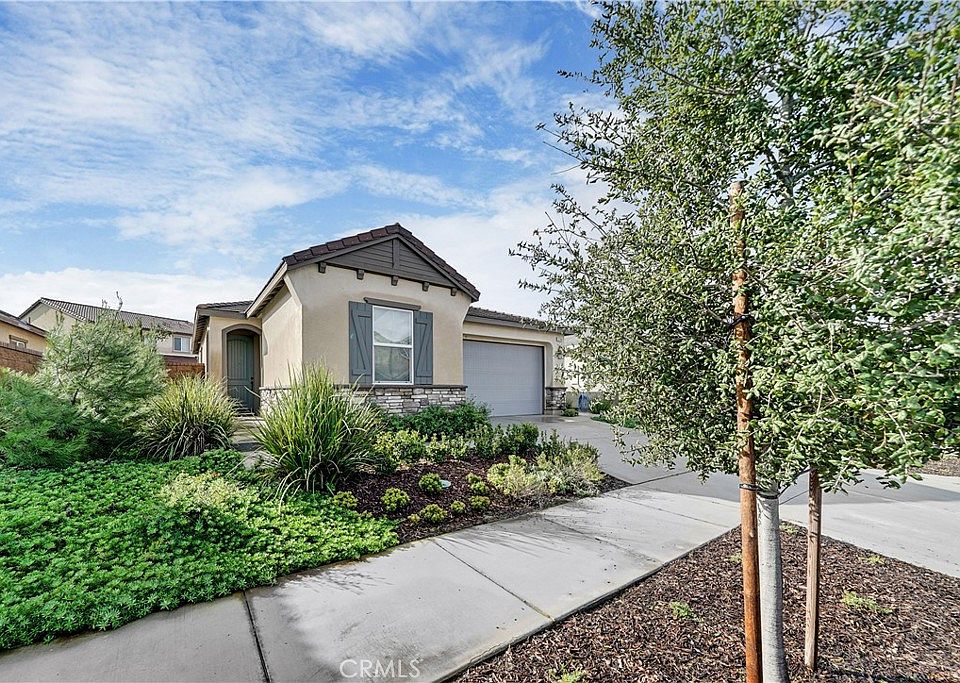 1st image of 2744 E Murdock Ln