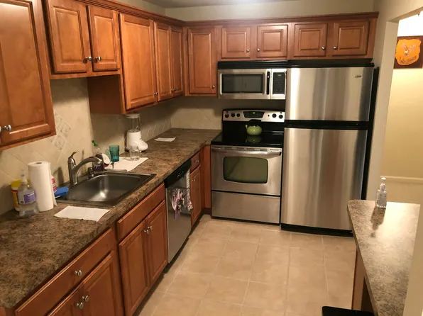 400 New River Rd APT 308, Lincoln, RI 02838