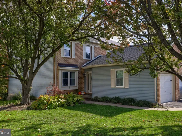 6568 Hollow Dr, East Petersburg, PA 17520