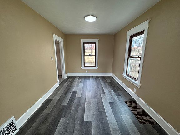 5th image of 1915 11th St