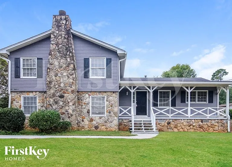 1739 Killian Hill Rd SW — Photo 1