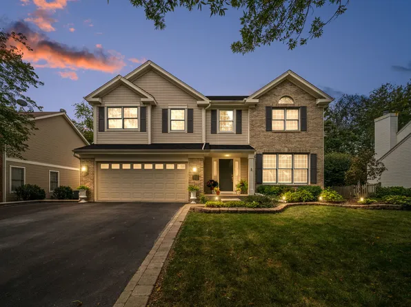 1064 Williamsburg Cir, Grayslake, IL 60030