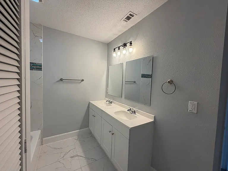 201 E Palm St — Photo 15