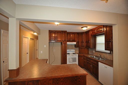 5th image of 2620 NW Castle Dr