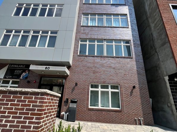 60 Cottage St APT 3C