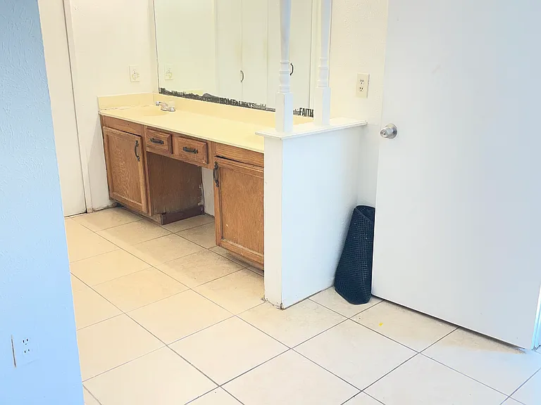 14031 Callahan Dr — Photo 6