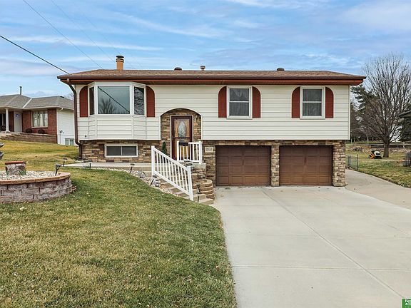2nd image of 9032 Valley View Dr