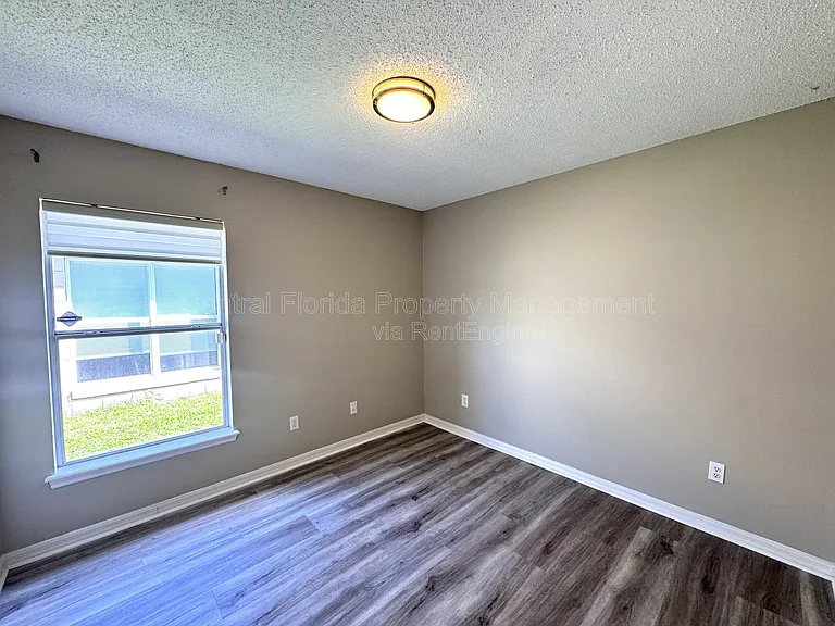 7305 Marseille Cir — Photo 23