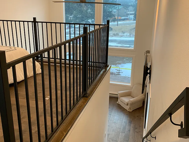 880 Heinz Pkwy #1 — Photo 6
