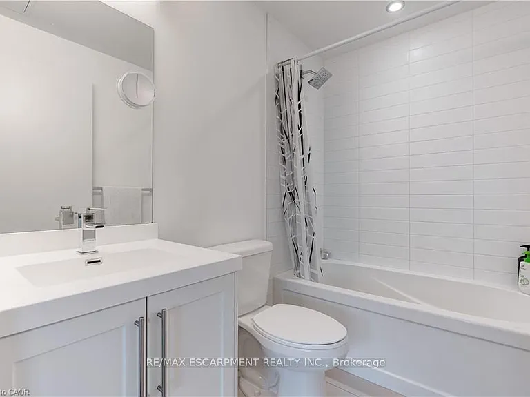 2087 Fairview St #2101 — Photo 15